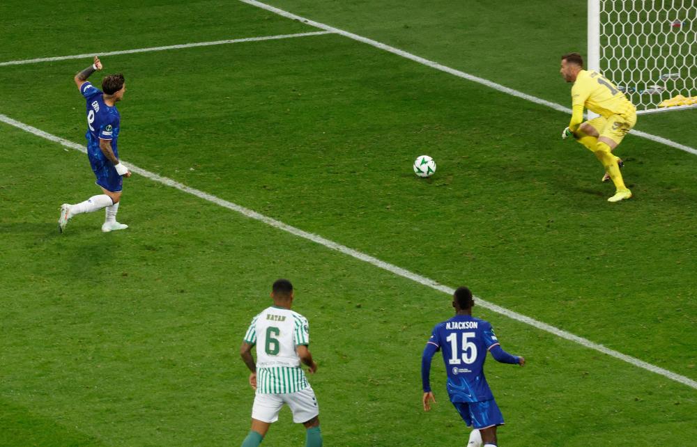 别把跑车当坦克！莱奥转型中锋，是补了短板却废了武功？