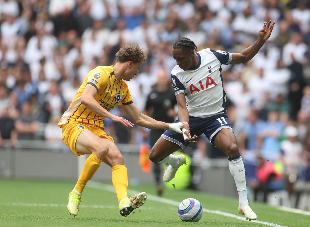 马兹拉维：右中卫和右翼卫都适合我，我能做到兼顾进攻和防守